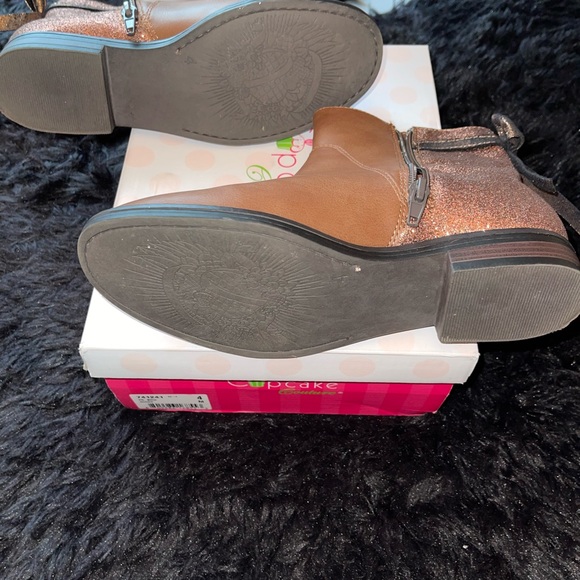 Brown bow boots - Picture 8 of 9